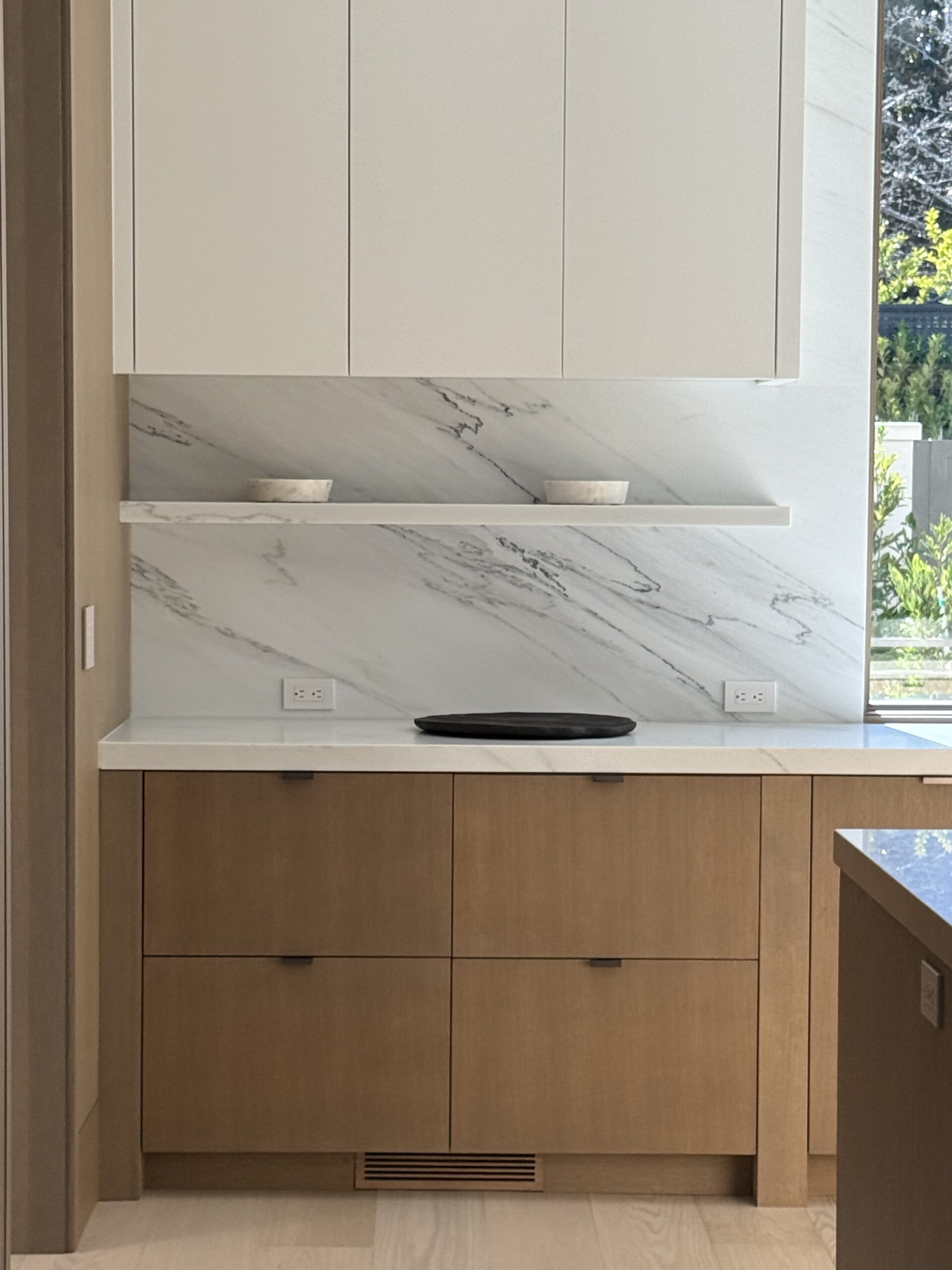 Architect, Designer & Builder: PPG | Material: Calacatta Lincoln