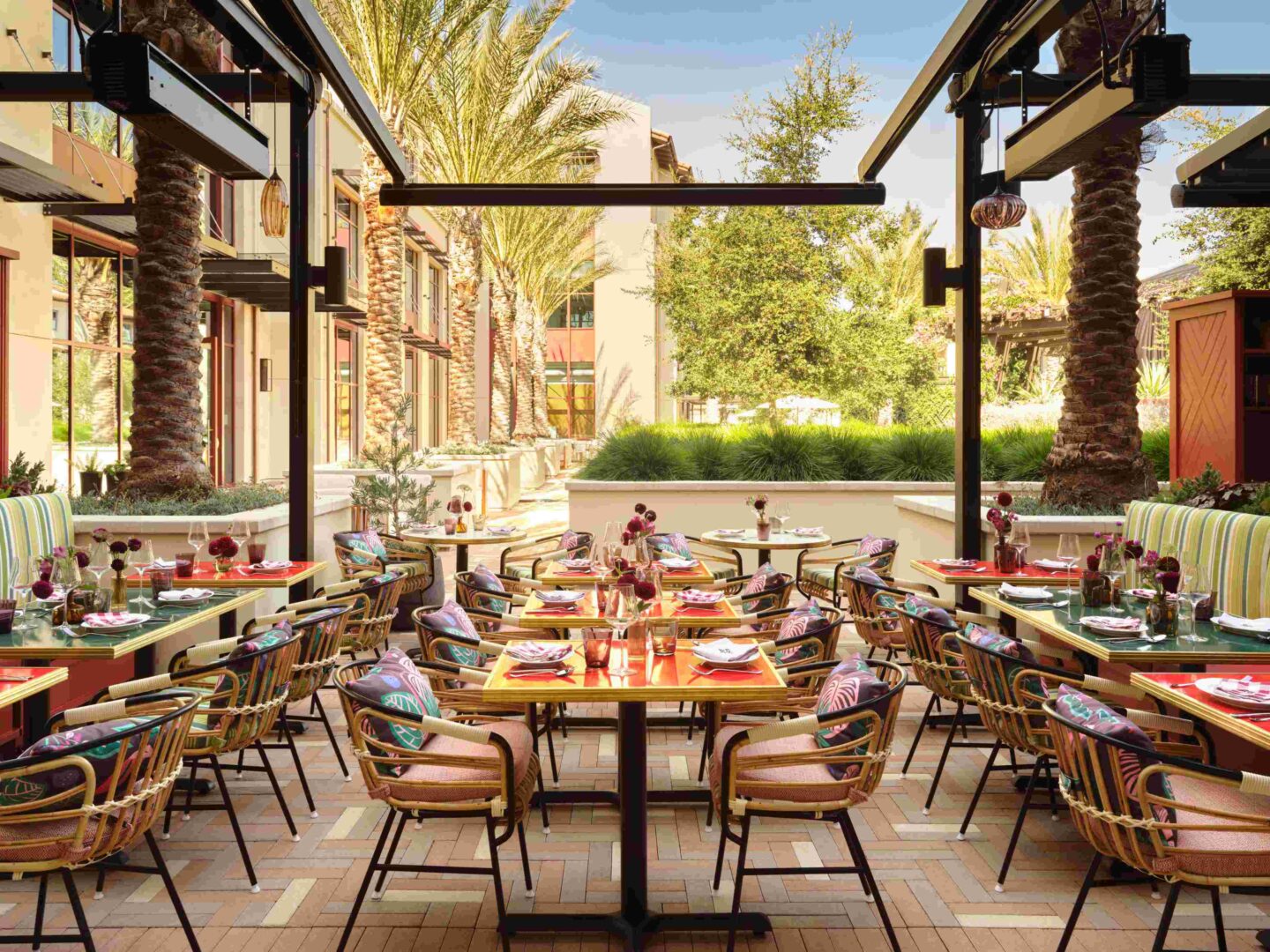 Photographer: Douglas Friedman • Designer: De La Cruz Interior Design • Architect: Stanton Architecture Slab