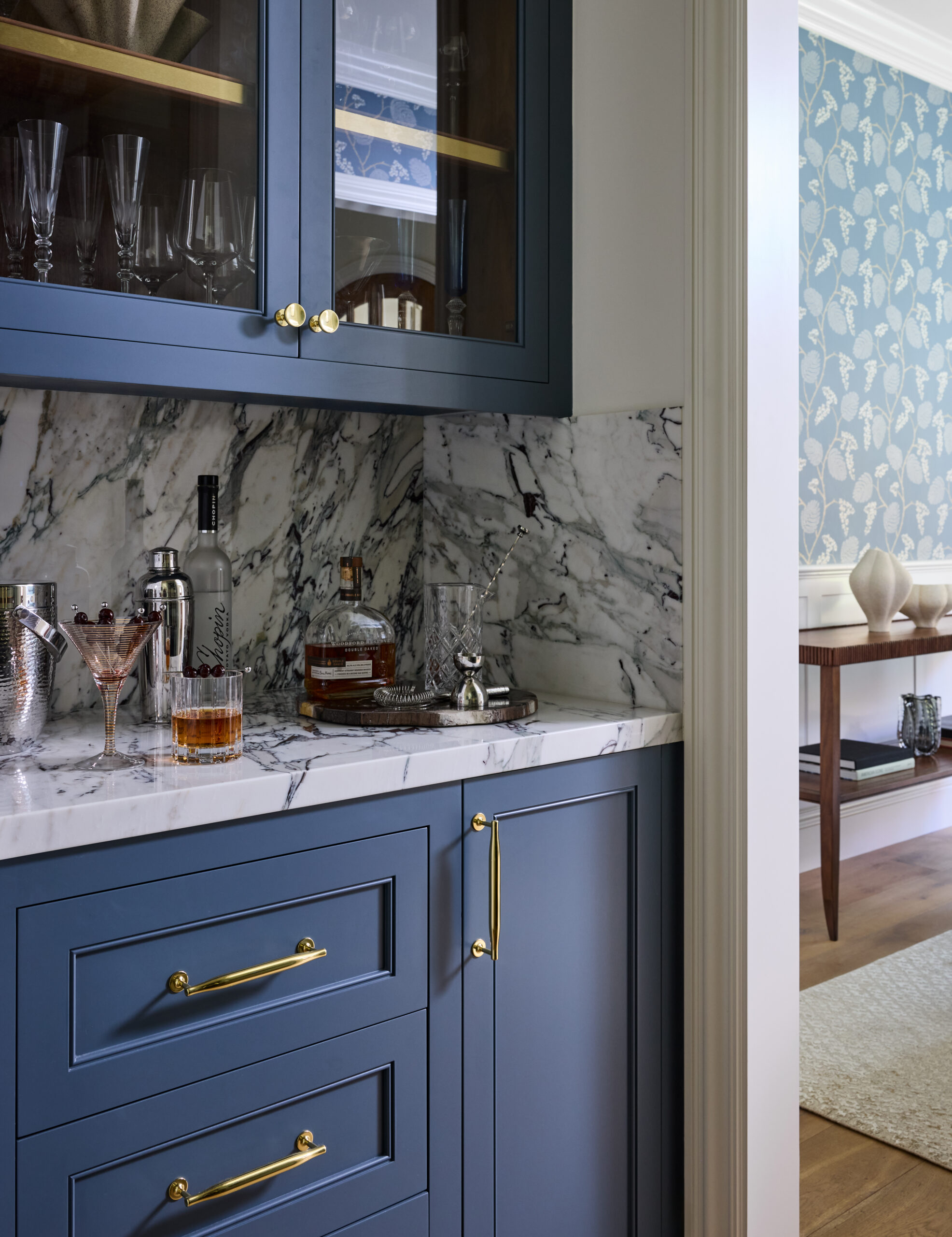 Designer: Matador Studio | Photographer: John Merkl | Contractor: D.R.S. Stairs and Construction | Material: Breccia Capraia Marble