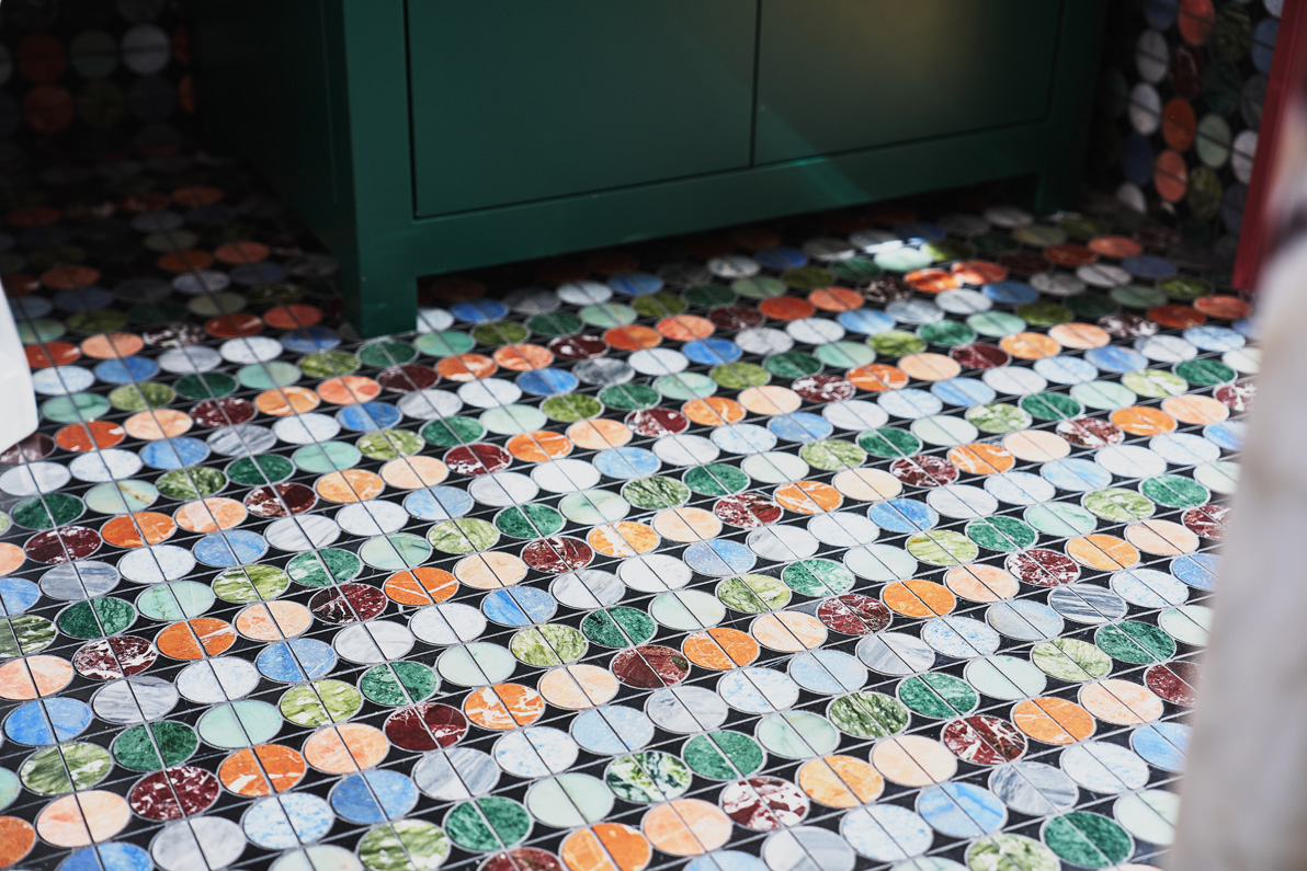 Designer: Lark + Palm | Photographer: John Merkl | Materials: Micro Moons Black Stone Mosaic, Calacatta Viola Marble, Café Morocccan Mint Tile Slab