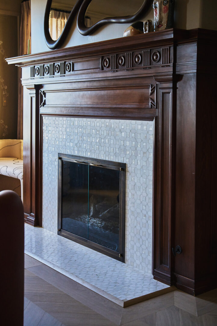 Designer: Peruri Design | Photographer: Bess Friday | Material: Alaskan Pearl / Mosaic Thassos, Shell Slab