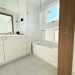 Architect, Designer & Builder: PPG | Material: Calacatta Cremo Slab