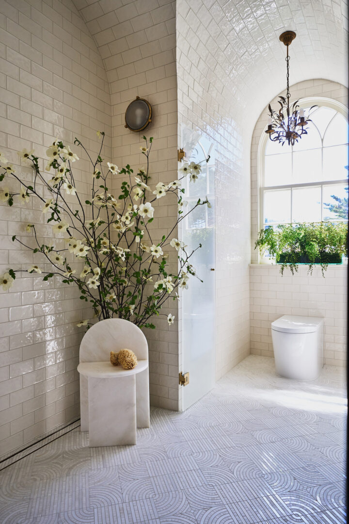 Designer: Marsh & Clark | Photographer: Paul Dyer | Materials: Dana Mosaic, Silk Tavella Pergamena & Calacatta Namibia Slab