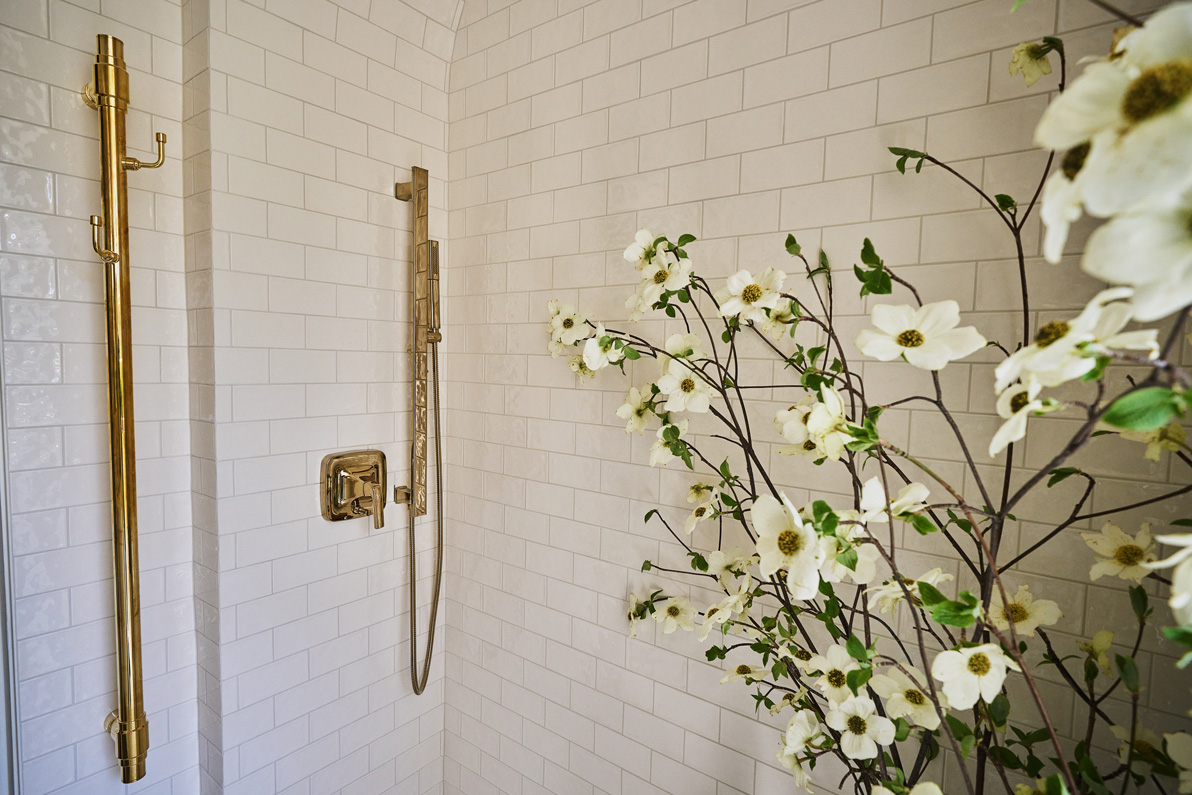 Designer: Marsh & Clark | Photographer: Paul Dyer | Materials: Dana Mosaic, Silk Tavella Pergamena & Calacatta Namibia Slab