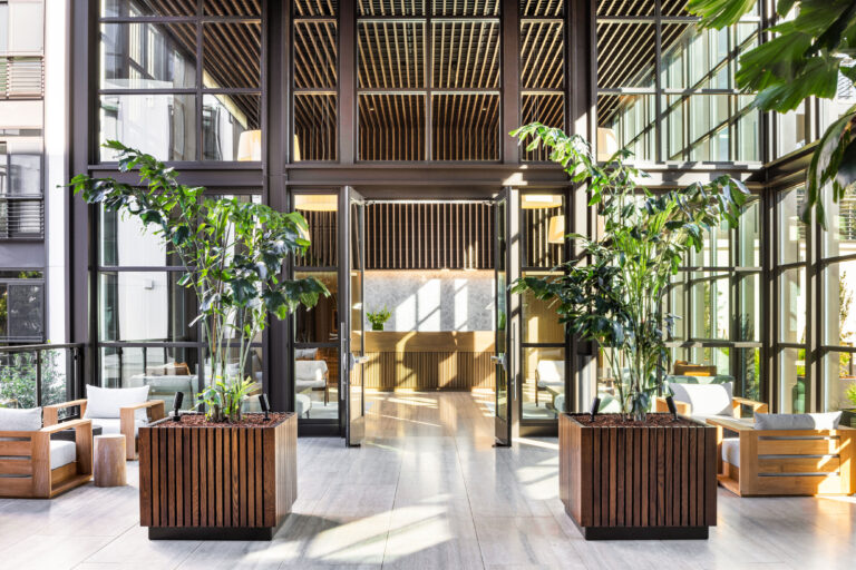 Photographer: Steven Magner | Architect: Edmonds + Lee Architects | Builder: Cahill Contractors | Materials: Silver Travertine & Bardiglio Marble