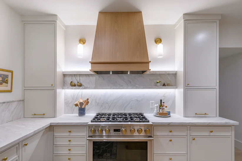Builder: Tracy Anthony | Material: Calacatta Oro Marble