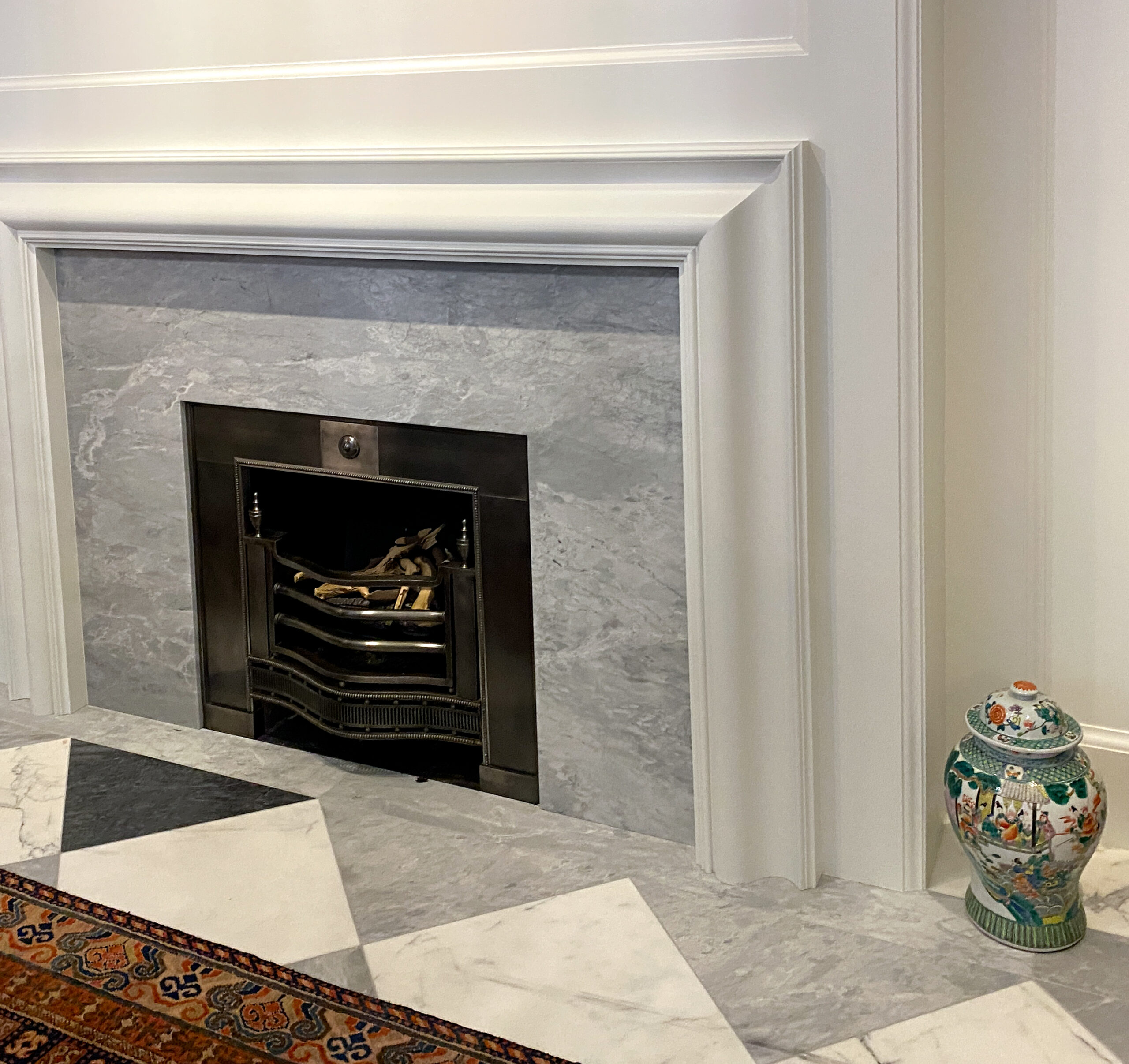 Designer: ABD Studio • Architect: Ken Linsteadt Architects • Builder: Upscale Construction • Materials: Calacatta Oro, Bardiglio, Nero Marquina