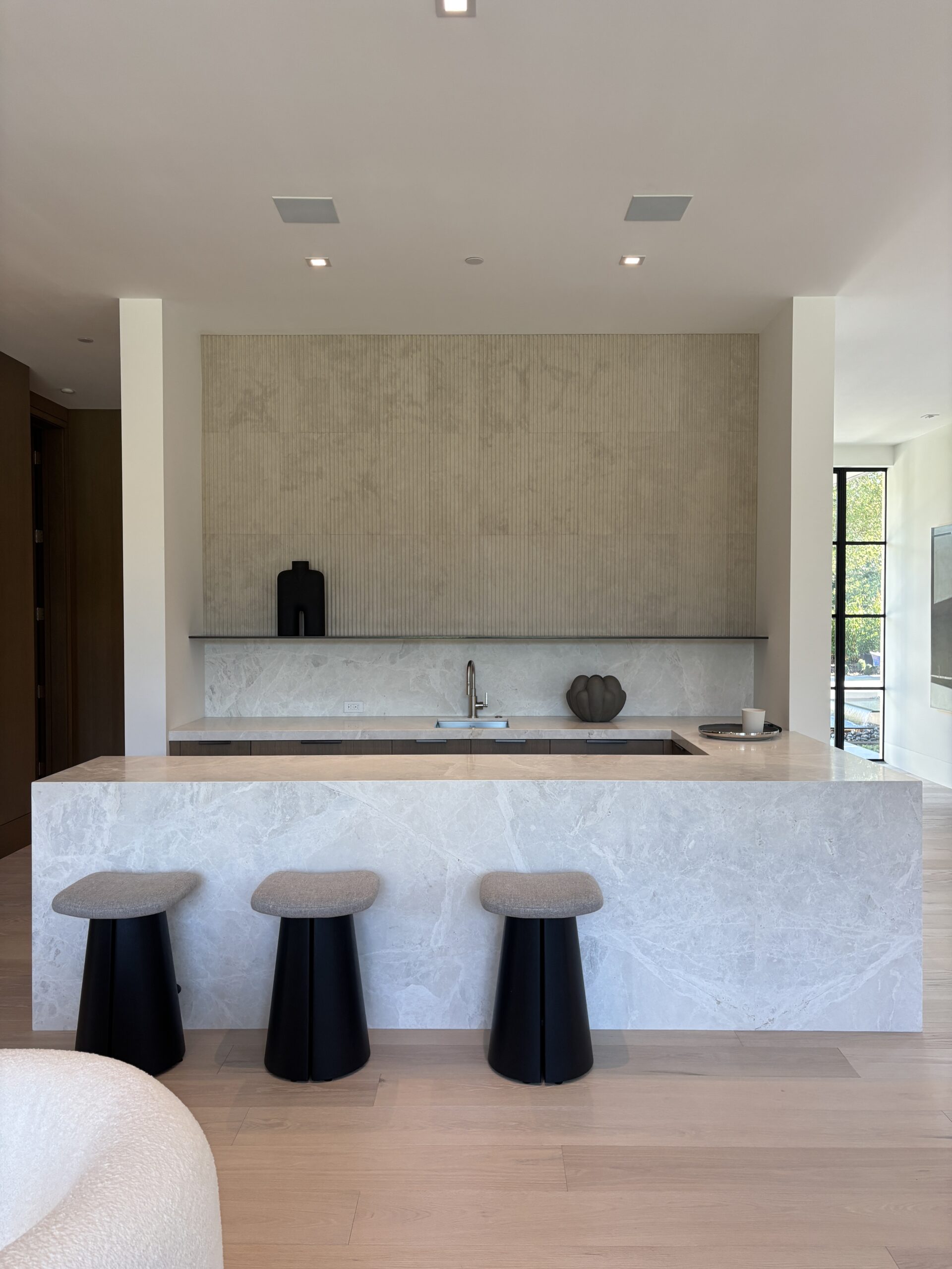 Architect, Designer & Builder: PPG | Materials: Dama Bianca & Creme Du Provence Fluted