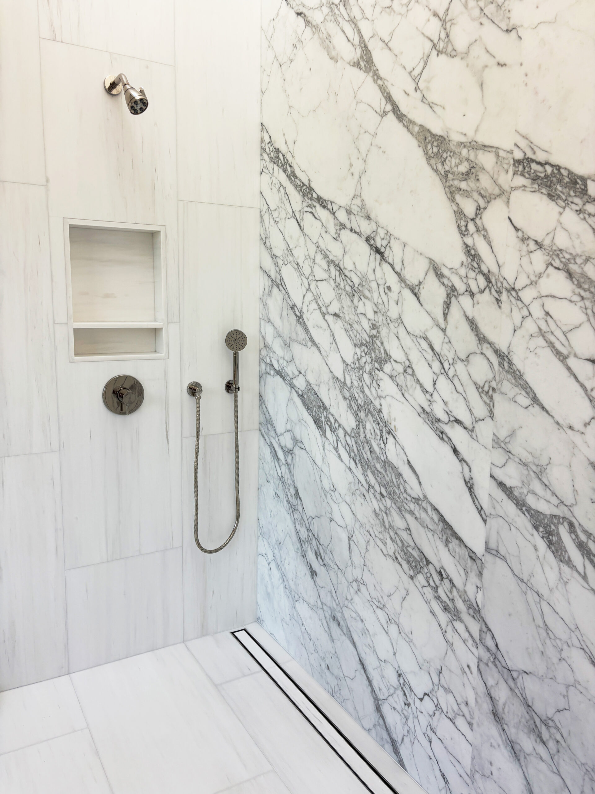 Architect, Designer & Builder: PPG | Material: Calacatta Vagli