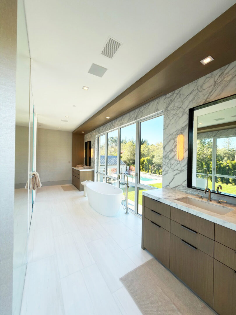 Architect, Designer & Builder: PPG | Material: Calacatta Vagli Slab