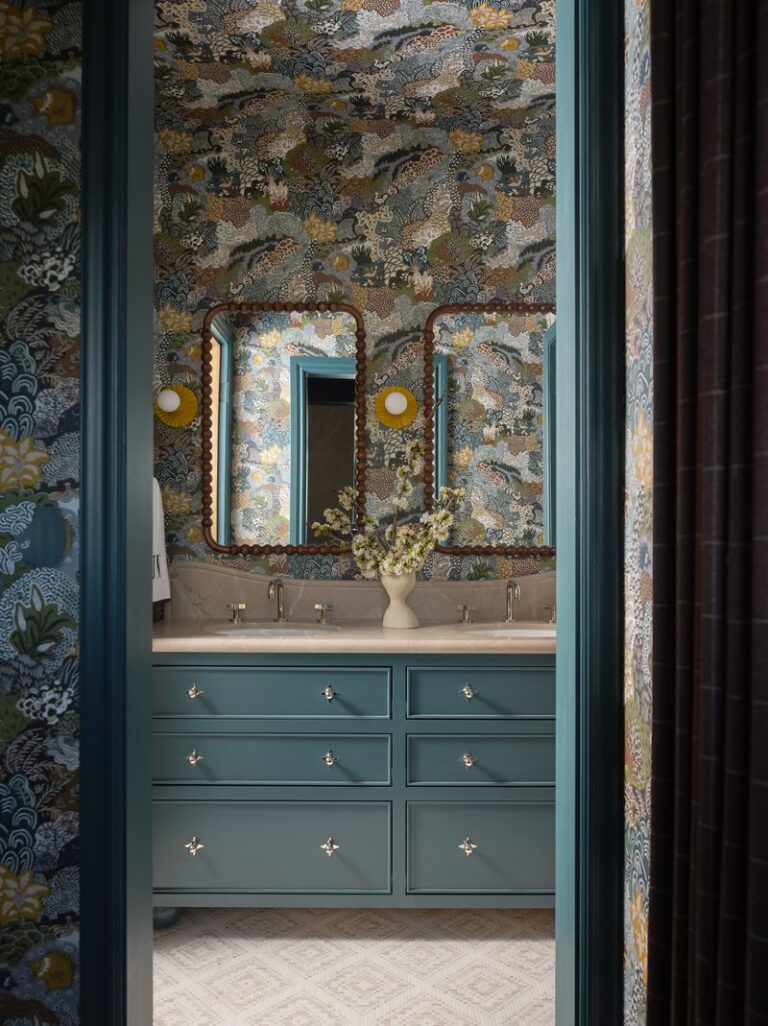 Designer: Jeffrey Neve Interior Design | Photographer: R. Brad Knipstein | Contractor: Murphy McKenna Construction | Materials: Venezia Warm White Thassos Tumbled Mosaic by Dulcet Tile, Corinthian Beige Marble