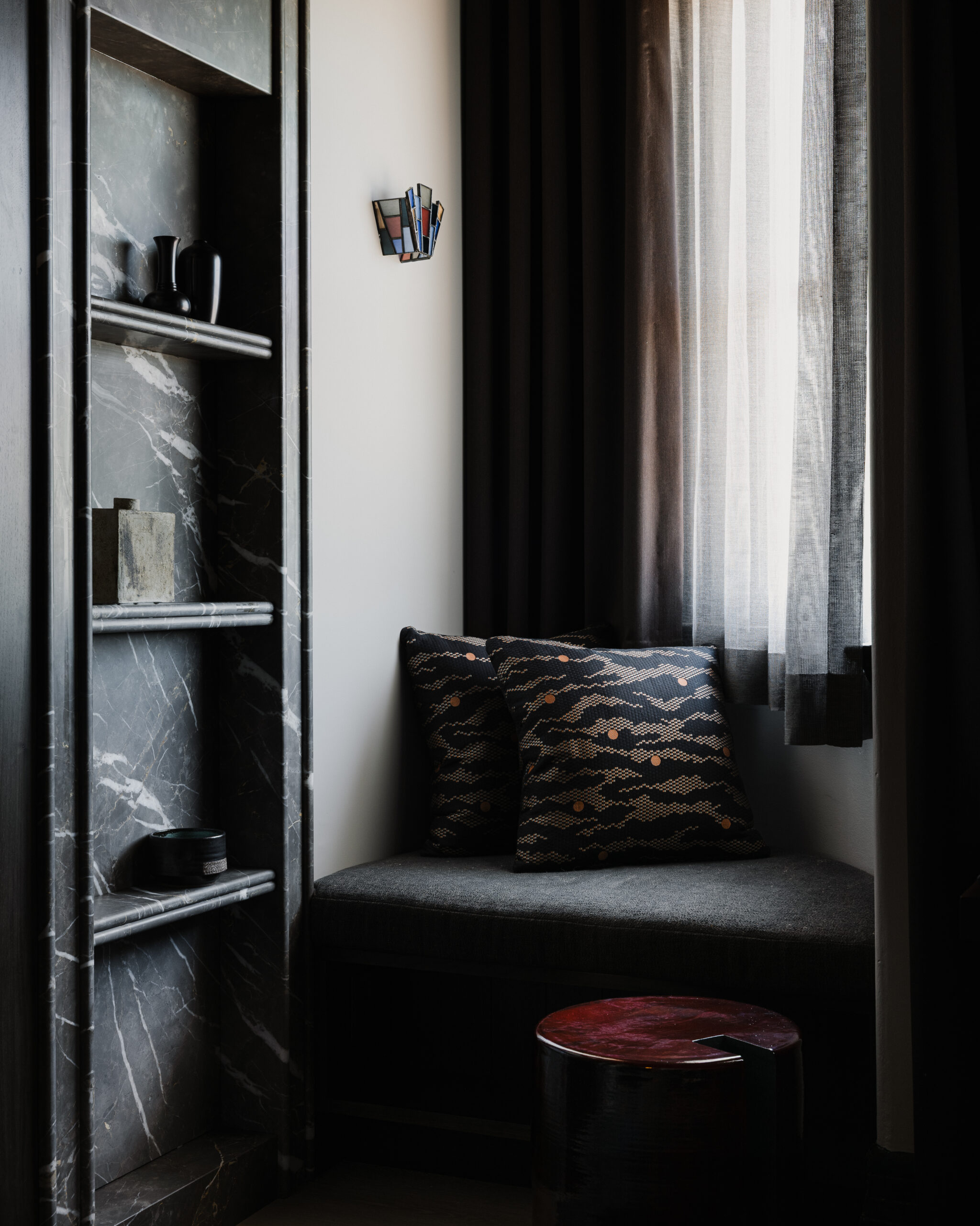 Designer: Studio Alexander | Photographer: Dane Deaner | Contractor: Cliff Point Construction | Material: Collemandina Marble