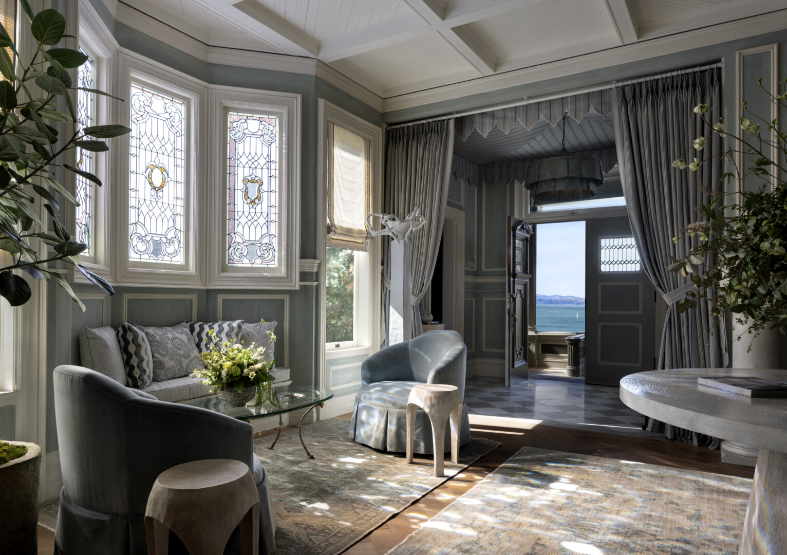 Designer: Kendall Wilkinson Design | Photographer: Paul Dyer | Contractor: Cook Construction | Materials: Como Gray Marble, Carrara Marble  Slab