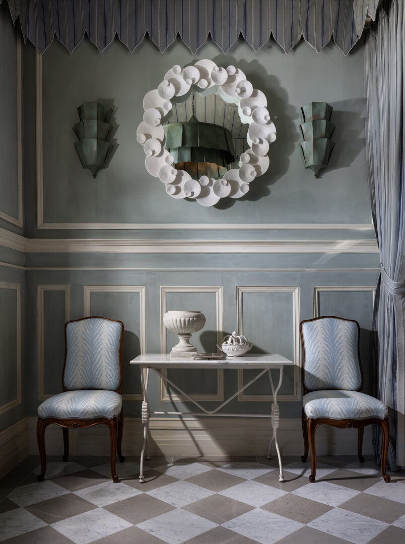 Designer: Kendall Wilkinson Design | Photographer: Paul Dyer | Contractor: Cook Construction | Materials: Como Gray Marble, Carrara Marble  Slab