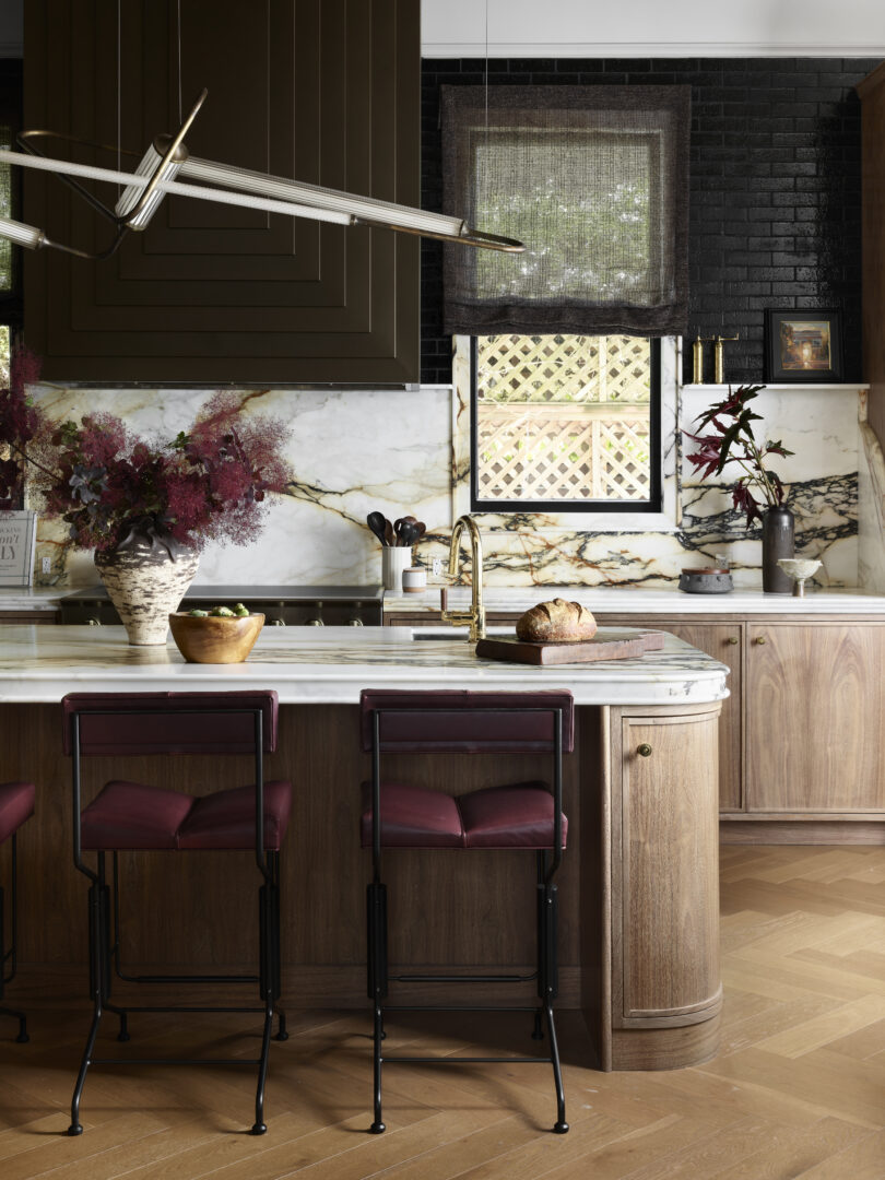 Designer: Tineke Triggs Interiors | Photographer: Jose Manuel Alorda | Contractor: Cook Construction | Material: Calacatta Paonazzo Slab
