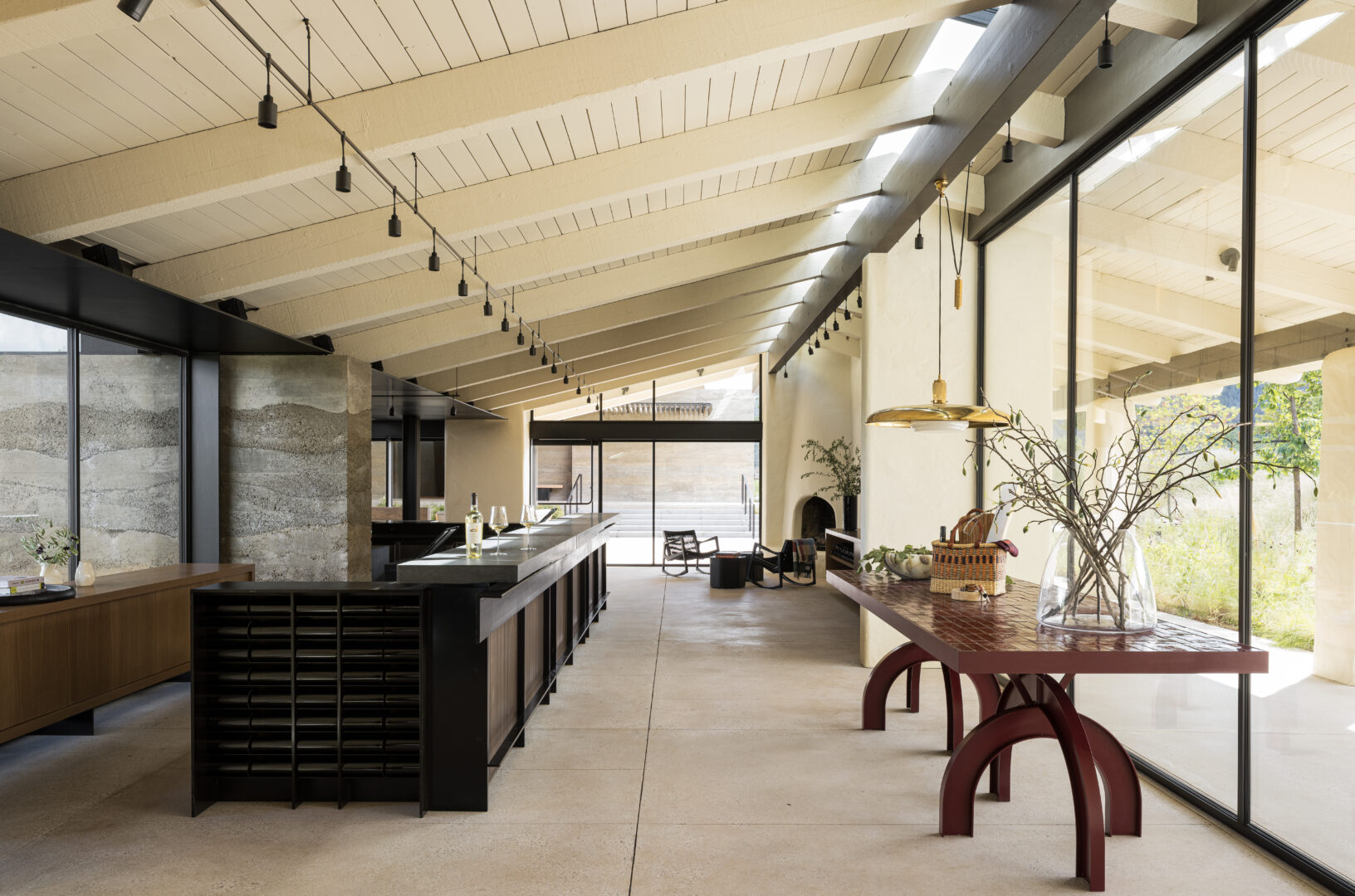 Architects: Aidlan Darling , BAR Architects, LA: Surface Design | Designer: BAMO | Builder: Cello Maudru Construction | Photographer: Adam Potts | Material: Pietro del Cardozo Limestone Slab