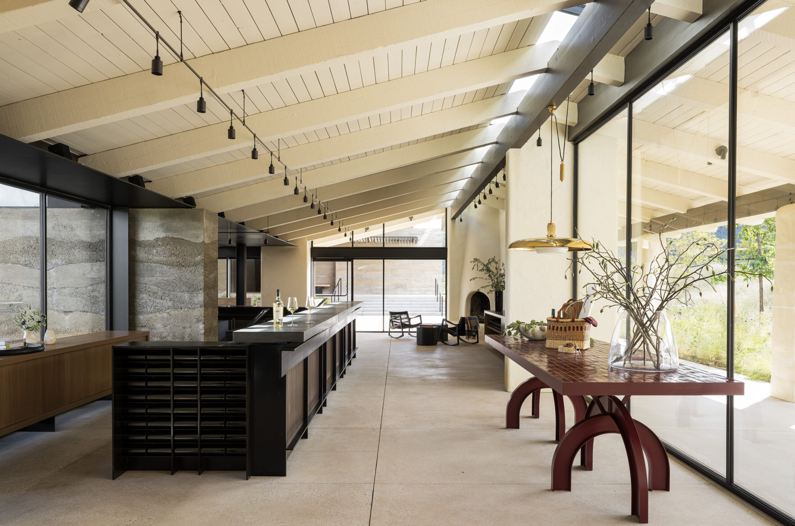 Architects: Aidlan Darling , BAR Architects, LA: Surface Design | Designer: BAMO | Builder: Cello Maudru Construction | Photographer: Adam Potts | Material: Pietro del Cardozo Limestone