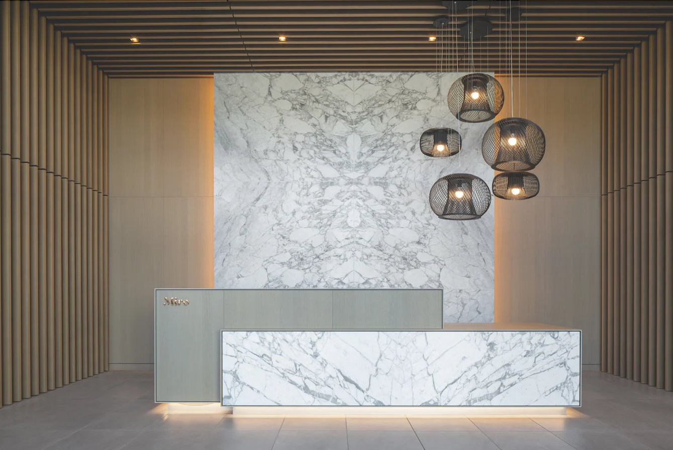 Architect, Designer & Builder: PPG | Photographer: R. Brad Knipstein Photography | Material: Taj Mahal